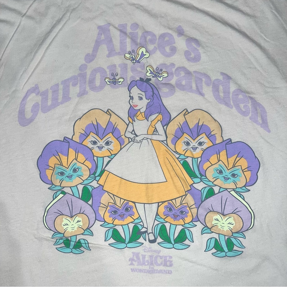 Disney Alice’s Curious Garden T-Shirt Size Small - Picture 2 of 9